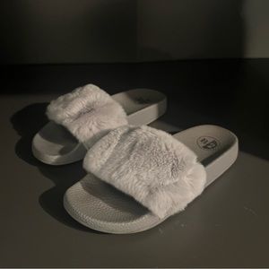 B2 Fury Slides